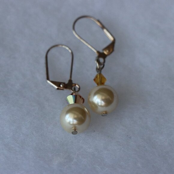 Pearl style cream and yellow handmade earrings for pierced ears - Picture 3 of 4